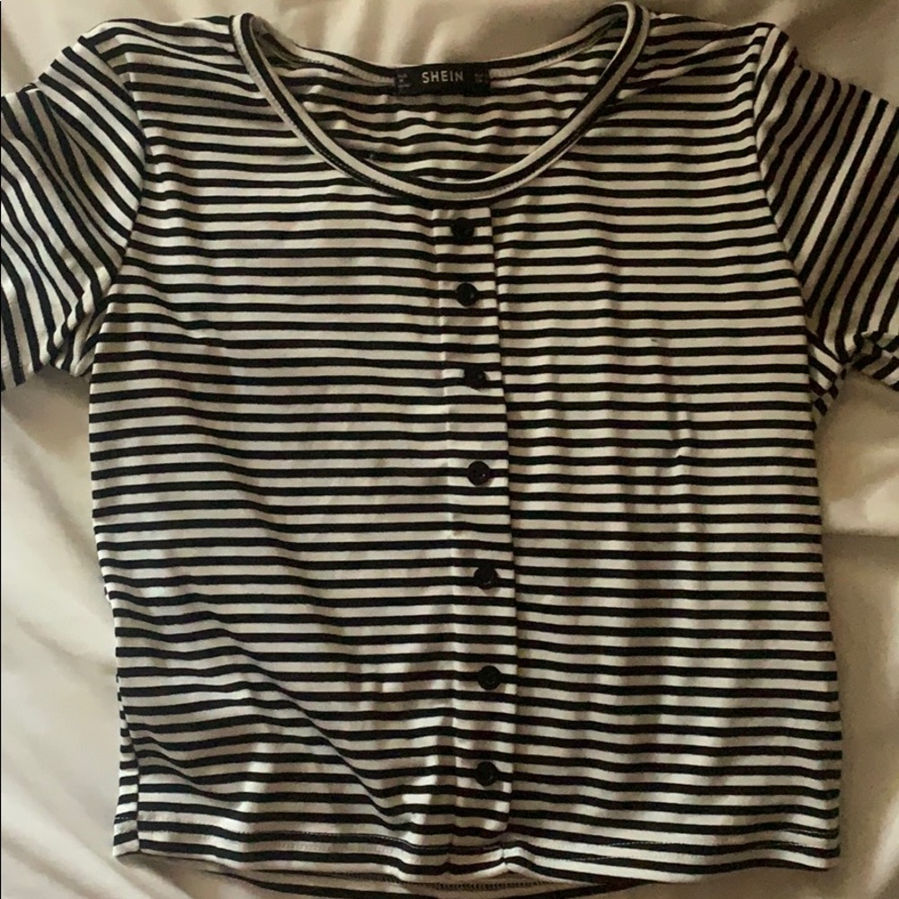 stripped crop w buttons